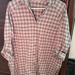 Wishlist Women's Green and Gray Plaid Button Down Shirt